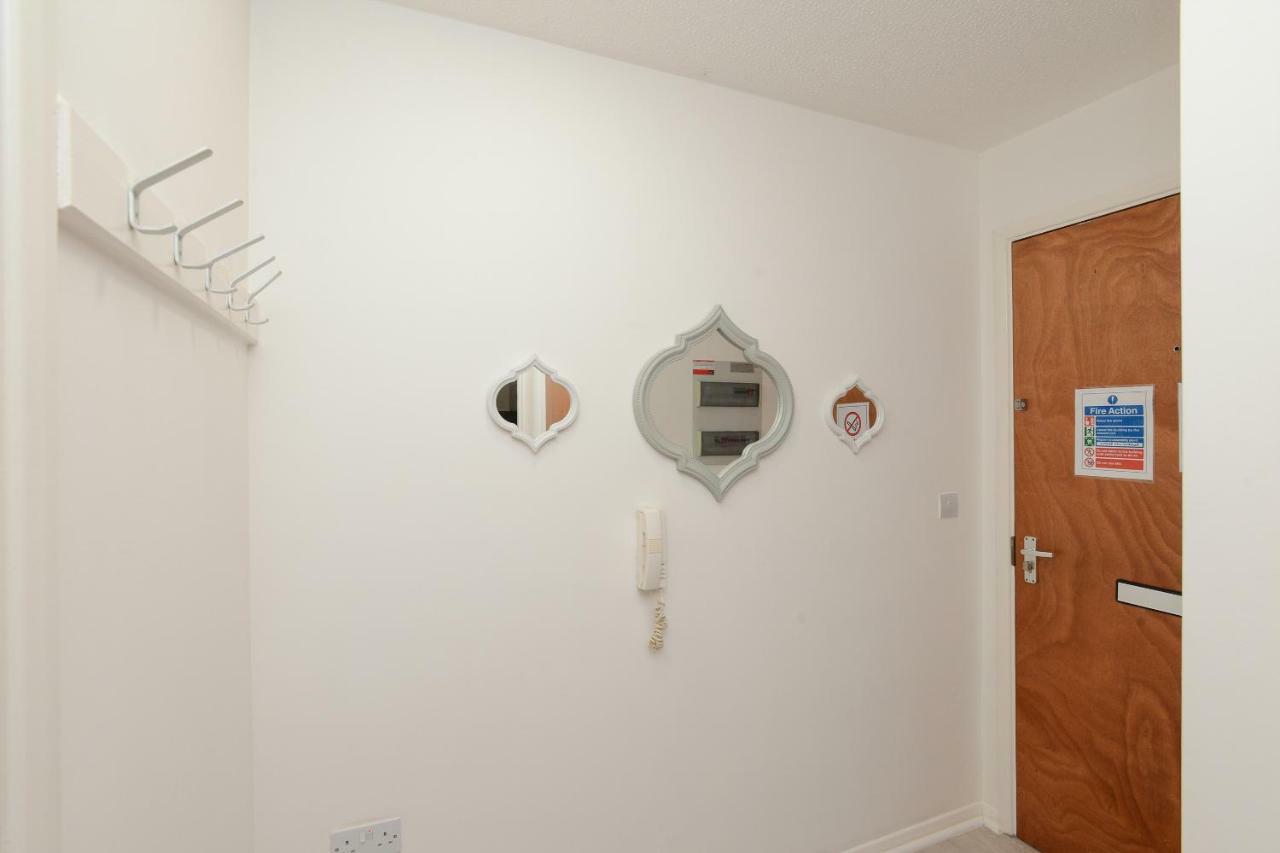 Brook Court - City Edge Stay Modern 2Bed Apartment นอตติงแฮม ภายนอก รูปภาพ