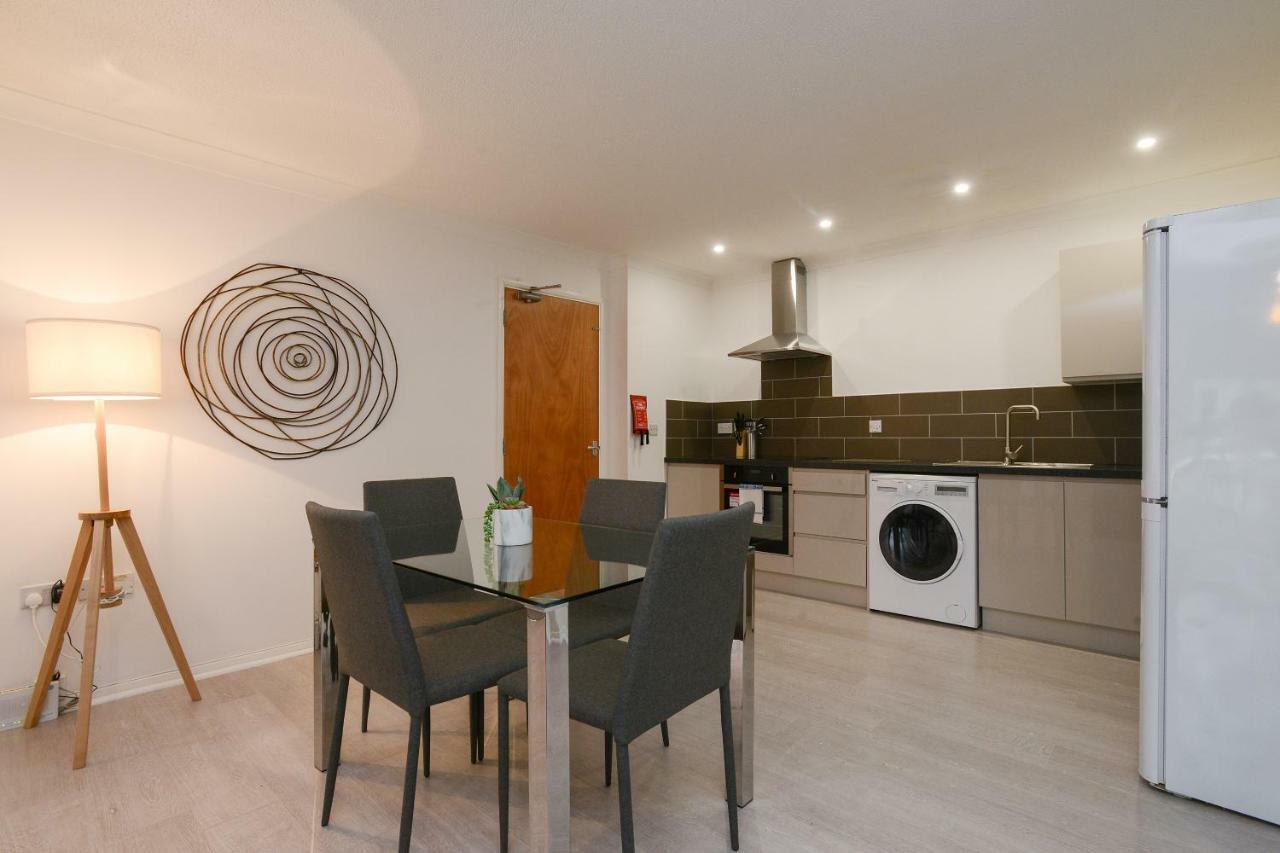 Brook Court - City Edge Stay Modern 2Bed Apartment นอตติงแฮม ภายนอก รูปภาพ