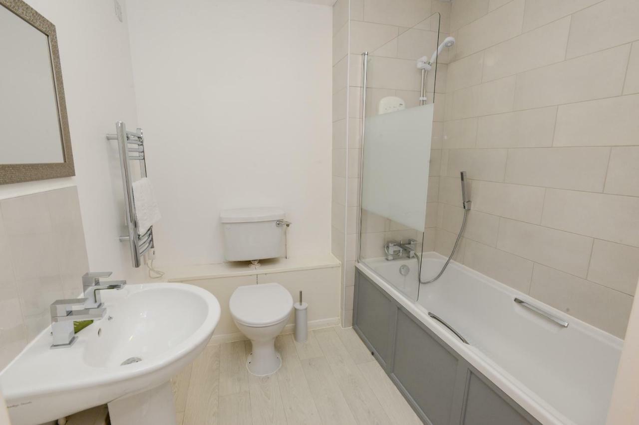 Brook Court - City Edge Stay Modern 2Bed Apartment นอตติงแฮม ภายนอก รูปภาพ